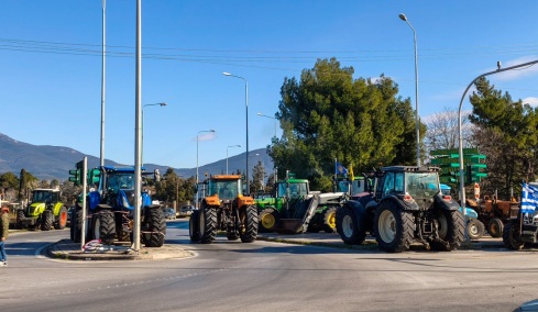 Διασπάστηκε το μπλόκο των αγροτών στα Πράσινα Φανάρια Θεσσαλονίκης - Στήνουν νέο μπλόκο στην Τρίγλια Χαλκιδικής