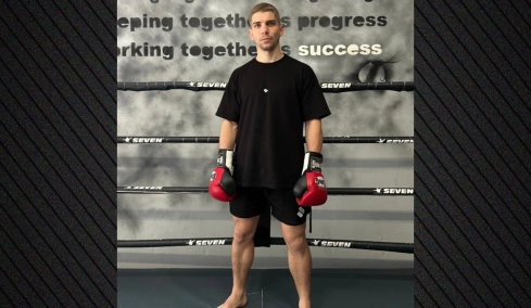 Δεν περίμεναν ότι θα κερδίσω και έχασαν την ψυχραιμία τους, λέει ο Έλληνας kickboxer που δέχτηκε άγρια επίθεση στη Σερβία