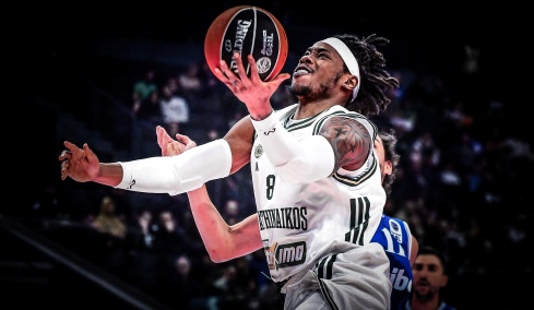 Χολμς: «Περιμένω με ανυπομονησία το ντέρμπι, νιώθω καλά»
