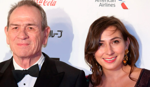 Νεκρή σε πολυτελές ξενοδοχείο εντοπίστηκε η 34χρονη κόρη του Τόμι Λι Τζόουνς, Βικτόρια
