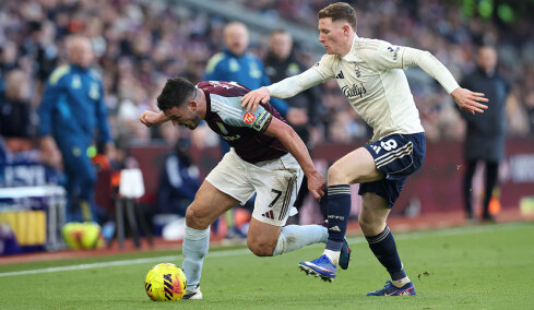 Άστον Βίλα - Νότιγχαμ Φόρεστ 3-1: Επέστρεψαν στις νίκες οι «χωριάτες», δείτε τα γκολ 