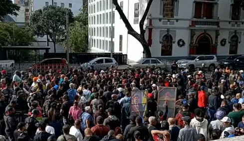 Όλες οι εξελίξεις στη Βενεζουέλα: Η Delta Force συνέλαβε τον Μαδούρο μετά από ένταλμα της εισαγγελίας του Μανχάταν για ναρκωτικά, όπλα και συνωμοσία