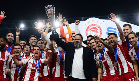 Ολυμπιακός - ΟΦΗ 3-0: Ερυθρόλευκο το Super Cup με τριπλό χτύπημα στην παράταση, δείτε τα γκολ και την απονομή 