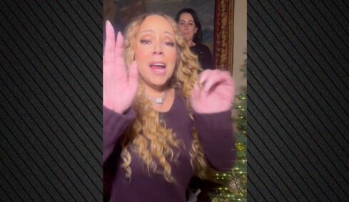 Το χιουμοριστικό βίντεο της Μαράια Κάρεϊ για το τέλος των εορτών:  Όταν λένε ότι τα Χριστούγεννα τελείωσαν