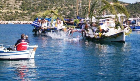 2 έθιμα για τα Θεοφάνια σε βορρά και νότο