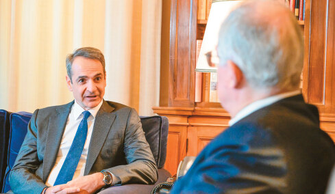 Ο Μητσοτάκης λέει ναι στις αλλαγές στο Σύνταγμα, η αντιπολίτευση; Στο επίκεντρο ο νόμος περί ευθύνης υπουργών και η κατάργηση της μονιμότητας