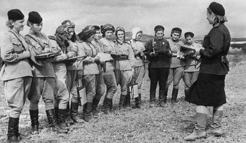 «Night Witches» (Νυχτερινές Μάγισσες): Οι Σοβιετικές πιλότοι που έγιναν εφιάλτης των Γερμανών