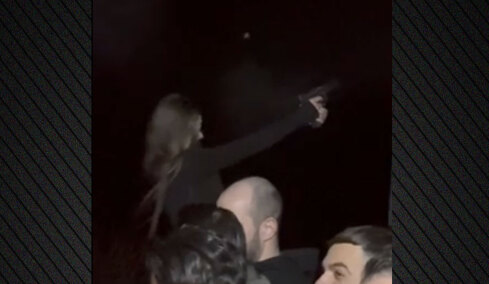 Η ΕΛΑΣ ερευνά βίντεο που δείχνει την αστυνομικό Έλενα Μπόμπου να πυροβολεί άσκοπα σε γλέντι