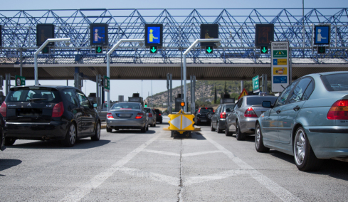 Αναλυτικά οι νέες τιμές στα διόδια: Οι αυξήσεις σε Αττική Οδό, η «χρυσή» διέλευση του Ρίου και η Ιόνια Οδός
