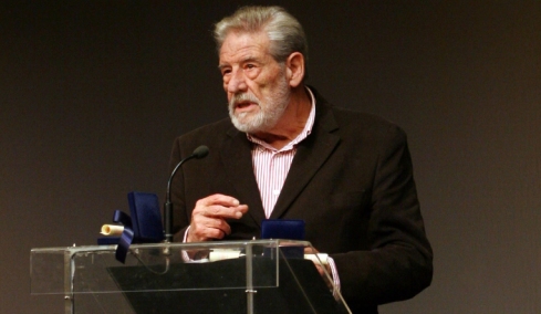 Στα σκουπίδια βρέθηκαν τα βραβεία του Γιάννη Βόγλη, τι δηλώνει ο γιος του ηθοποιού