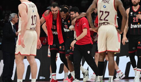 Ολυμπιακός: Άτυχος ο Μόρις, γύρισε τον αστράγαλό του στο ματς με τη Μπάγερν, βίντεο