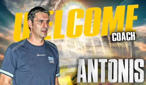 Αντώνης Τσακιρόπουλος: Από σημαία του Ολυμπιακού, προπονητής στην ομάδα βόλεϊ ανδρών της ΑΕΚ
