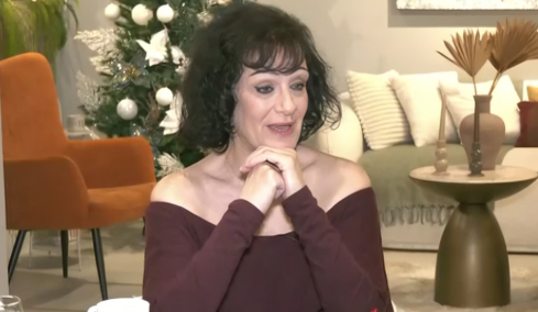 Στράτος Διονυσίου: Μετάνιωσα που υπέγραψα να χρησιμοποιήσουν το όνομά μου στην παράσταση - αφιέρωμα στη ζωή του, λέει η Μαρίνα Βλαχάκη