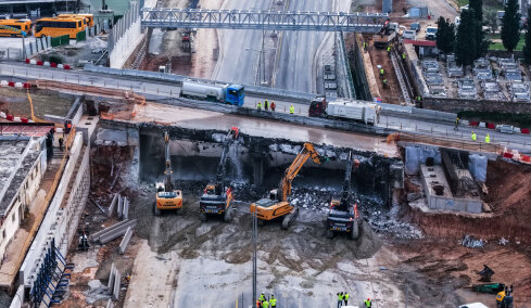 Κατεδαφίζεται η γέφυρα Πανοράματος στη Θεσσαλονίκη για το Flyover - Δείτε εντυπωσιακές εικόνες από drone

