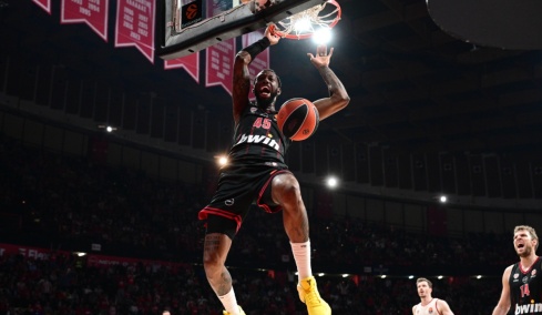 Euroleague: Ο Ολυμπιακός επικράτησε της Μπάγερν και παρέμεινε σε τροχιά 4άδας, συνωστισμός στην κορυφή, δείτε βίντεο 