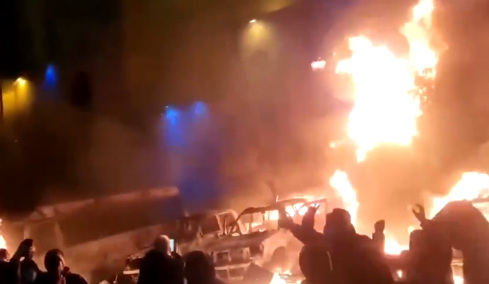 Εξαπλώνεται η λαϊκή οργή στον Ιράν, κλιμακώνει την καταστολή το καθεστώς της Τεχεράνης