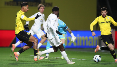 Ο Άρης έκοψε τη φόρα της ΑΕΚ (1-1) και την γκρέμισε από την κορυφή, δείτε τα γκολ