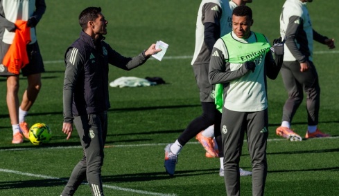 Το αντίο του Εμπαπέ στον Τσάμπι Αλόνσο: «Θα σε θυμάμαι ως έναν προπονητή που ξέρει πολλά για το ποδόσφαιρο»
