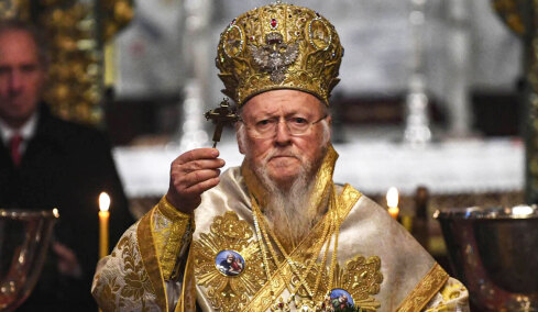 Πόλεμο κήρυξε η Ρωσία στον Οικουμενικό Πατριάρχη:  «Διαλύει το σώμα της Εκκλησίας, έχει συμμάχους εθνικιστές και νεοναζί»
