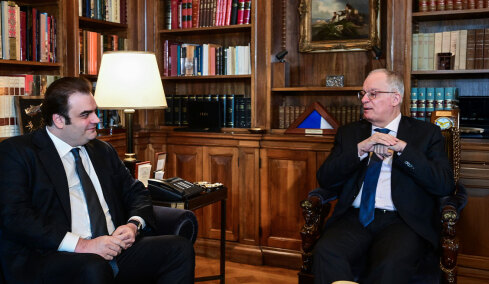 Πιερρακάκης σε Τασούλα: Η Ελλάδα έχει αυξημένο κύρος στη λήψη αποφάσεων σε ευρωπαϊκό επίπεδο