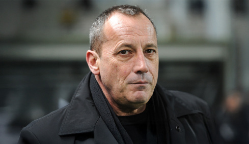 Δολοφόνησαν εν ψυχρώ αυτονομιστή της Κορσικής και πρώην πρόεδρο της Αζαξιό στην κηδεία της μητέρας του