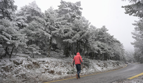 «Η πολική φωτοβολίδα εξελίσσεται σε στρακαστρούκα»: Νέο επεισόδιο στον... χιονοπόλεμο των μετεωρολόγων