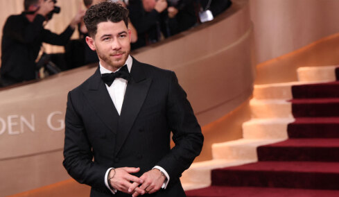 Ο Νικ Τζόνας αγχώθηκε και αποχώρησε στιγμιαία από τις Χρυσές Σφαίρες: Ήταν σαν γροθιά στο στομάχι