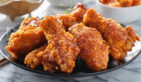 5 διευθύνσεις για τραγανό κοτόπουλο στην Αθήνα