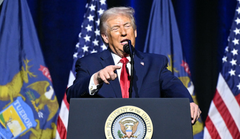 Ο Τραμπ καλεί τους συμμάχους των ΗΠΑ να φύγουν από το Ιράν: Δεν είναι κακή ιδέα, λέει και απειλεί εκ νέου την Τεχεράνη ότι θα πληρώσει για τους νεκρούς διαδηλωτές