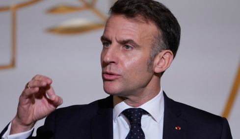 Μακρόν προς Τραμπ: Απαράδεκτες οι απειλές για δασμούς, οι Ευρωπαίοι θα απαντήσουμε ενιαία