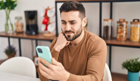 Το ChatGPT γίνεται ο νέος «προσωπικός γιατρός» – Τι σημαίνει αυτή η εξέλιξη
