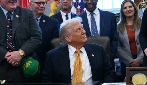 Ιράν: Ενημερωθήκαμε ότι σταμάτησαν οι φόνοι και δεν προγραμματίζονται εκτελέσεις, λέει ο Τραμπ, ενώ Αμερικανοί και Βρετανοί εκκενώνουν βάσεις