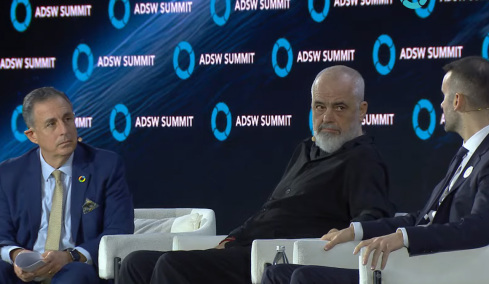 «Νομίζεις ότι είστε απόγονοι του Πλάτωνα και του Αριστοτέλη αλλά δεν είστε» - Παραλήρημα Ράμα εναντίον Έλληνα δημοσιογράφου, δείτε βίντεο