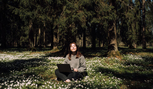 Εργασία εξ αποστάσεως με φόντο τη Φύση στην Ελλάδα -Ένας τρόπος ζωής που ολοένα κερδίζει έδαφος