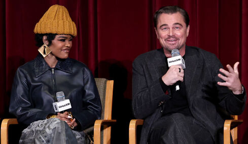 Σε ποιον μιλούσε ο Leonardo Di Caprio στο viral video από τις Χρυσές Σφαίρες;