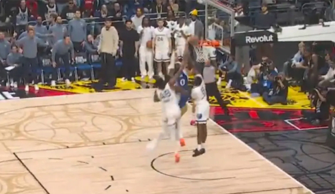 ΝΒΑ: Ο Άντονι Μπλακ έβαλε υποψηφιότητα για το κάρφωμα της χρονιάς - Έκανε «πόστερ» σχεδόν όλη την πεντάδα των Γκρίζλις