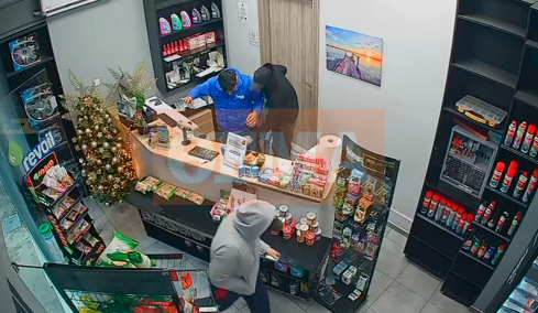 Με όπλα και full face λήστευαν βενζινάδικα και μίνι μάρκετ στην Αττική, μέλος της σπείρας είχε πάρει μέρος σε διαγωνισμό ομορφιάς