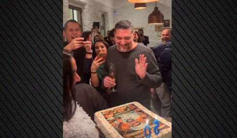 Ο Πάνος Ιωαννίδης έκλεισε τα 50 και τα γιόρτασε με τους κριτές του «MasterChef»
