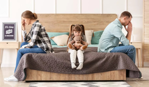 Χωρισμός: Πώς να πείτε στο παιδί σας ότι παίρνετε διαζύγιο
