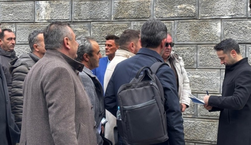 Στο Μέγαρο Μαξίμου οι αγρότες για το ραντεβού με τον Μητσοτάκη, δείτε φωτογραφίες