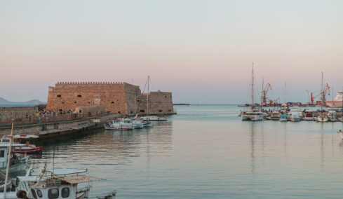 Γιατί θα αυξηθεί η προσφορά εργασίας στον τουρισμό τα επόμενα χρόνια στην Κρήτη