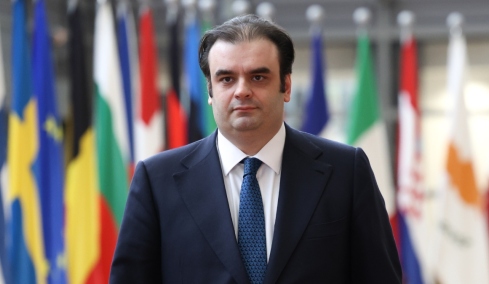 Πιερρακάκης στη Handelsblatt: Πρότυπο για την Ευρώπη το ελληνικό μοντέλο ενάντια στη φοροδιαφυγή