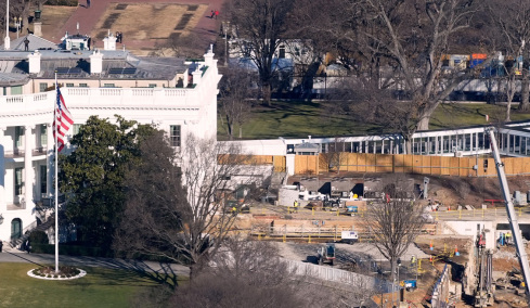 Το άκρως απόρρητο καταφύγιο του Τραμπ σε περίπτωση πυρηνικού ολέθρου - Τι κρύβει η κατεδάφιση της Ανατολικής Πτέρυγας του Λευκού Οίκου