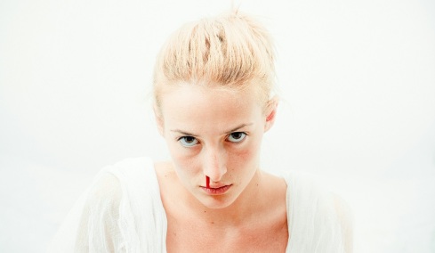 Έρευνα: Ο καθημερινός σεξισμός κυριολεκτικά σημαδεύει τον εγκέφαλο των γυναικών
