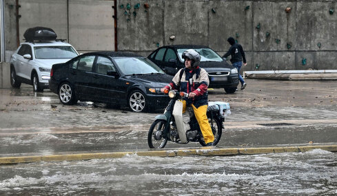 Σε code red πέντε περιφέρειες ενόψει της κακοκαιρίας, ισχυρές συστάσεις προς τους πολίτες - Ενδεχόμενο να κλείσουν τα σχολεία στην Αττική