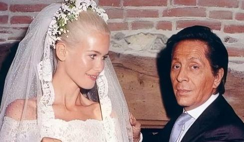 Η Κλόντια Σίφερ αποχαιρετά τον Βαλεντίνο: Το να δημιουργήσει ο ίδιος το νυφικό μου ήταν μία από τις μεγαλύτερες τιμές της ζωής μου