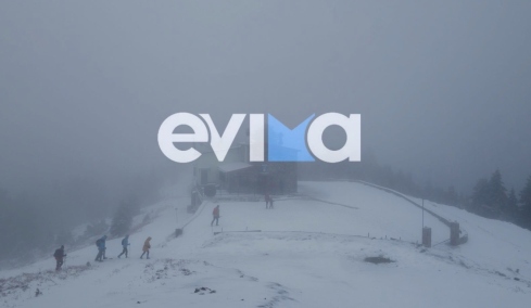 Εύβοια: Εγκλωβίστηκαν δύο νεαροί από την Αθήνα λόγω της έντονης χιονόπτωσης