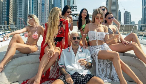 Ιδιωτικά τζετ, επώνυμες τσάντες και supercars: Η χλιδάτη ζωή των παιδιών της ιρανικής ελίτ ενώ χιλιάδες πολίτες σφαγιάζονται