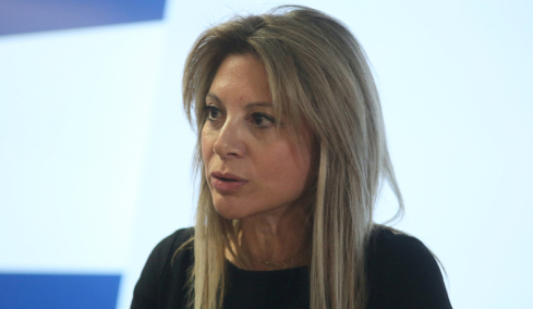 Πολιτική θύελλα από τη δήλωση Καρυστιανού για τις αμβλώσεις: Οι αντιδράσεις, τα «στρατόπεδα» και οι συγγενείς
