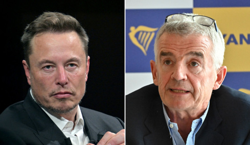 «Πόσο κοστίζει να σε αγοράσω;»: Ο Ελον Μασκ μετά τον καβγά του με τον CEO της Ryanair, θέλει να αγοράσει την αεροπορική εταιρεία